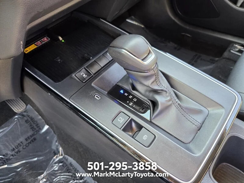 Used 2026 Blue TOYOTA XLE 2WD image 27