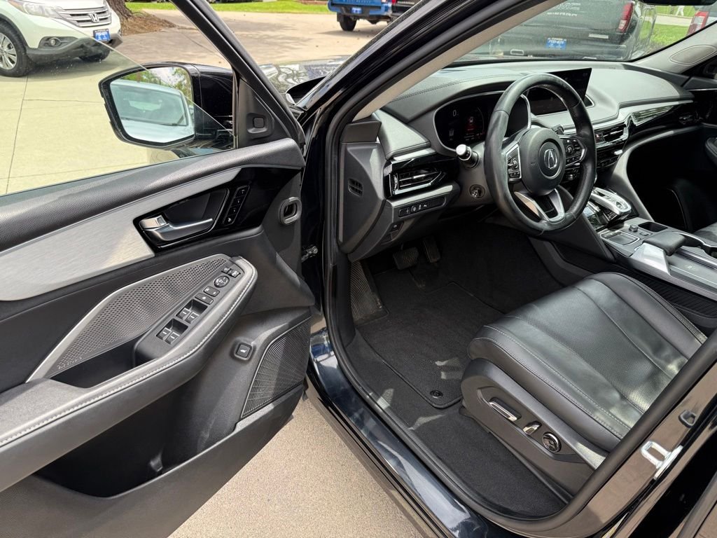 Used 2024 Majestic Black Pearl Acura Technology image 11