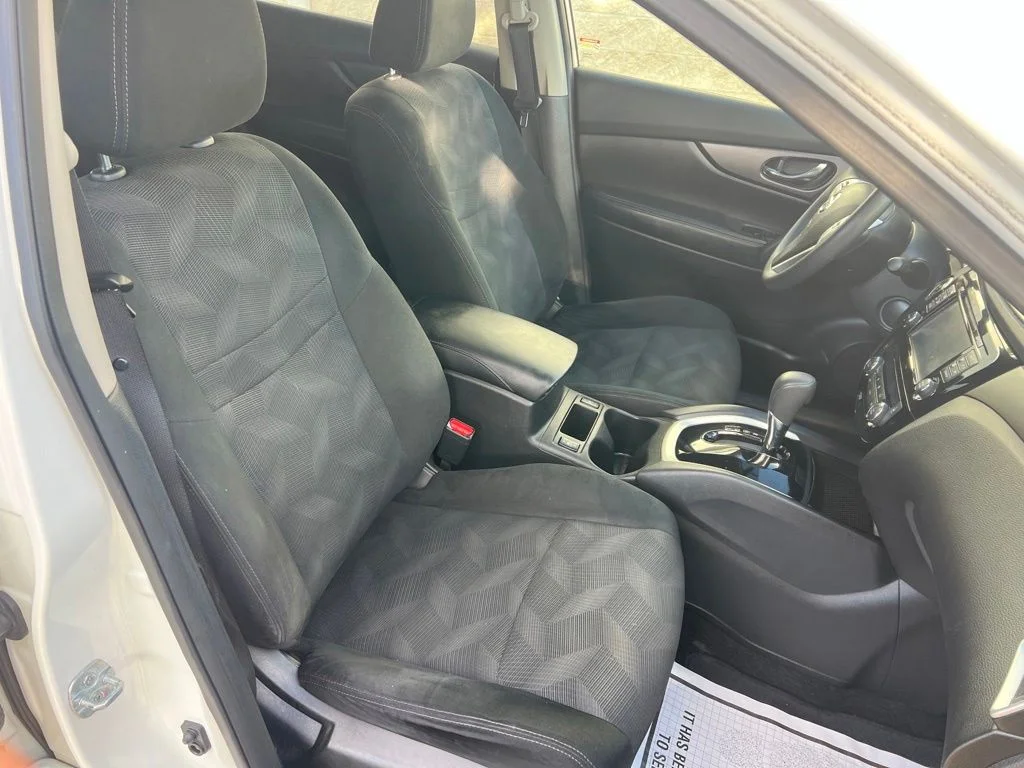 Used 2016 White Nissan SV image 14