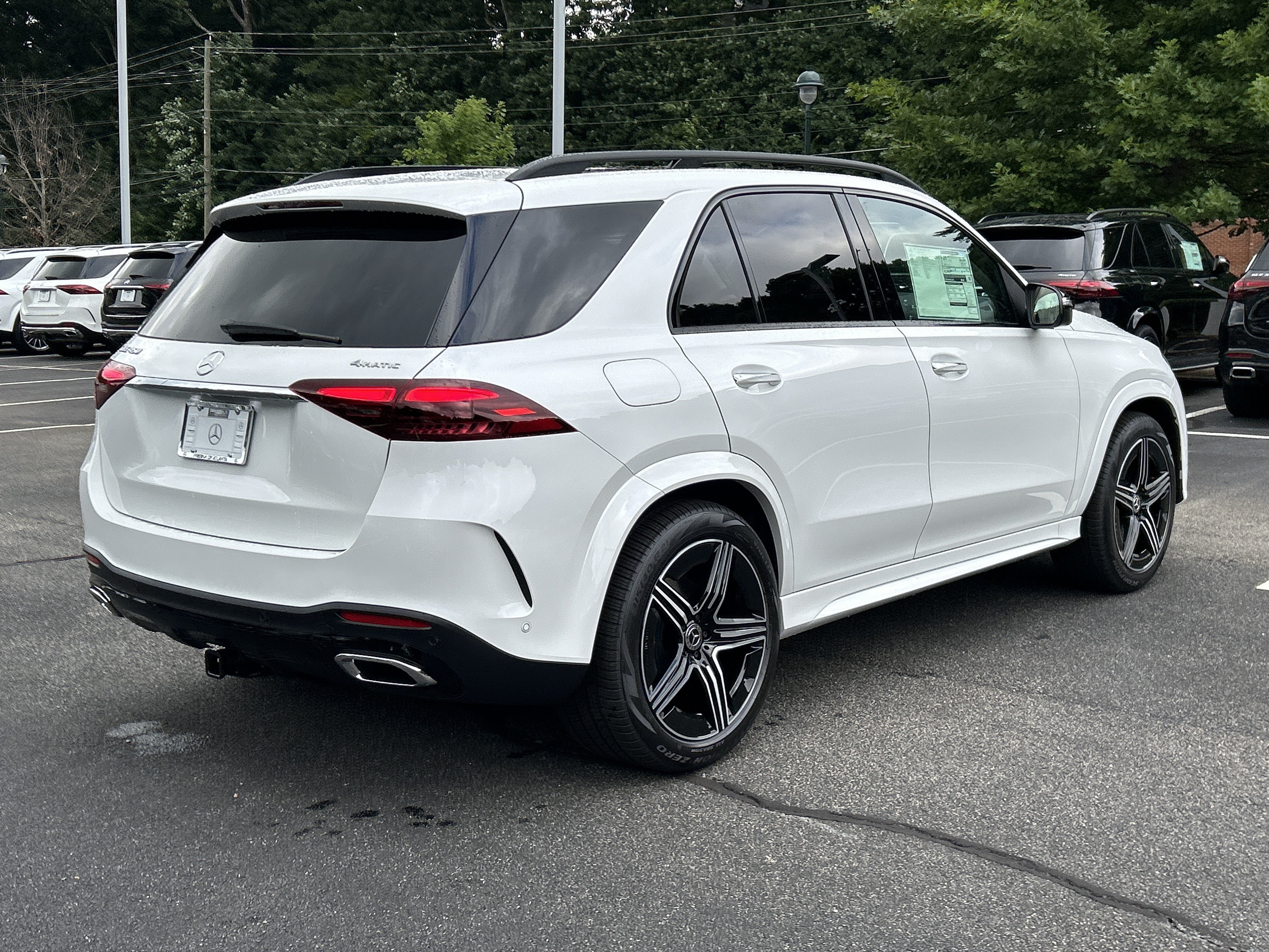 New 2026 MANUFAKTUR Moonlight White Metallic Mercedes-Benz GLE 450 4MATIC® SUV image 6