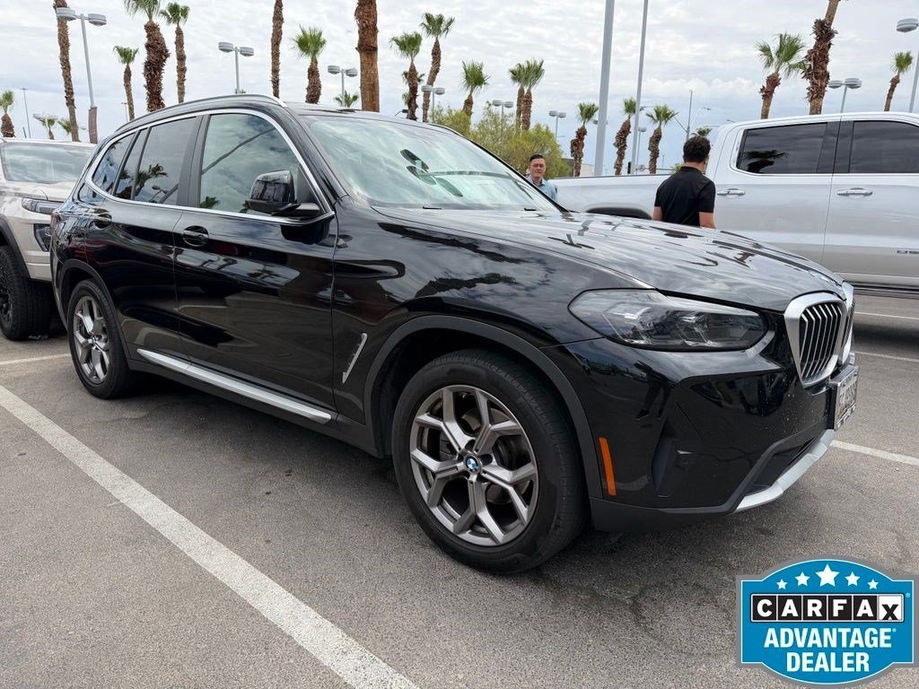Used 2022 Black Sapphire Metallic BMW xDrive30i image 3