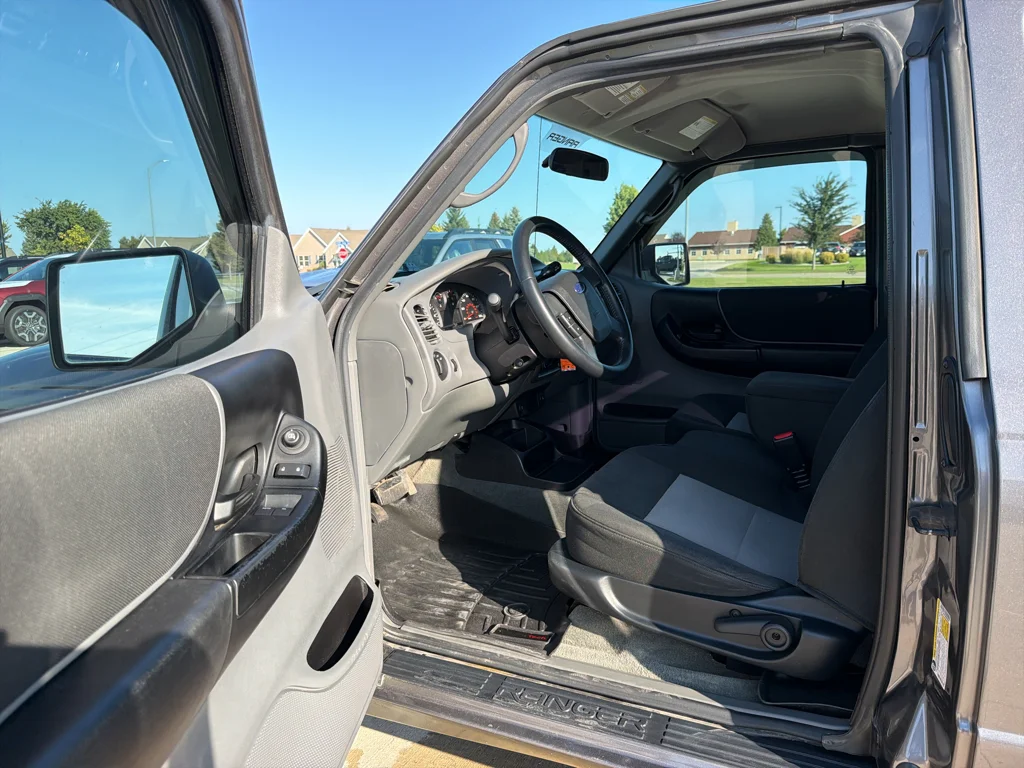 Used 2011 Dark Shadow Gray Metallic Ford XLT image 12
