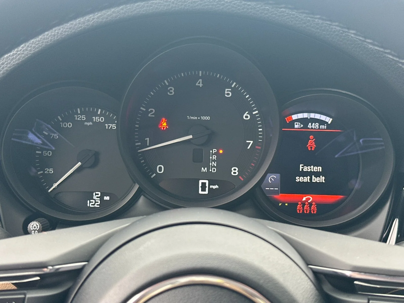 2026 Porsche Macan - Photo 24