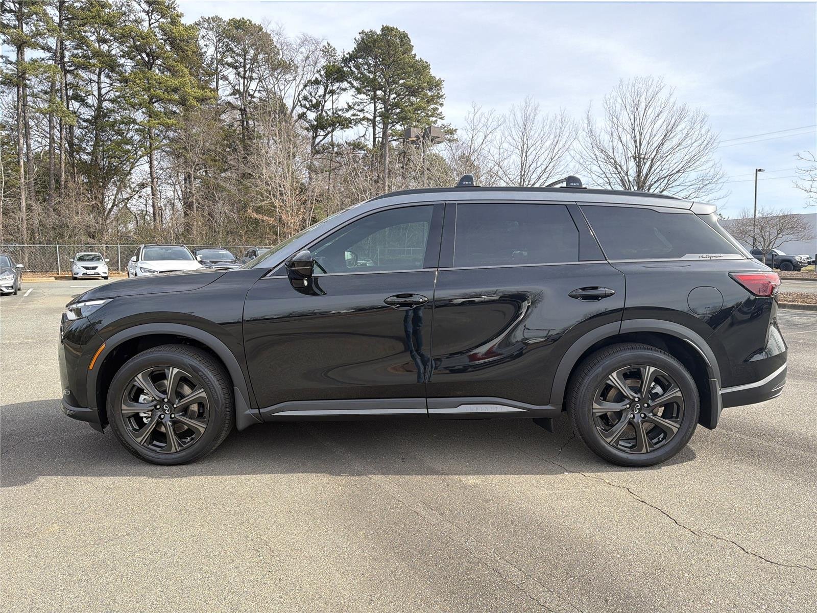 New 2026 2T MNRL BLK INFINITI Autograph AWD image 24