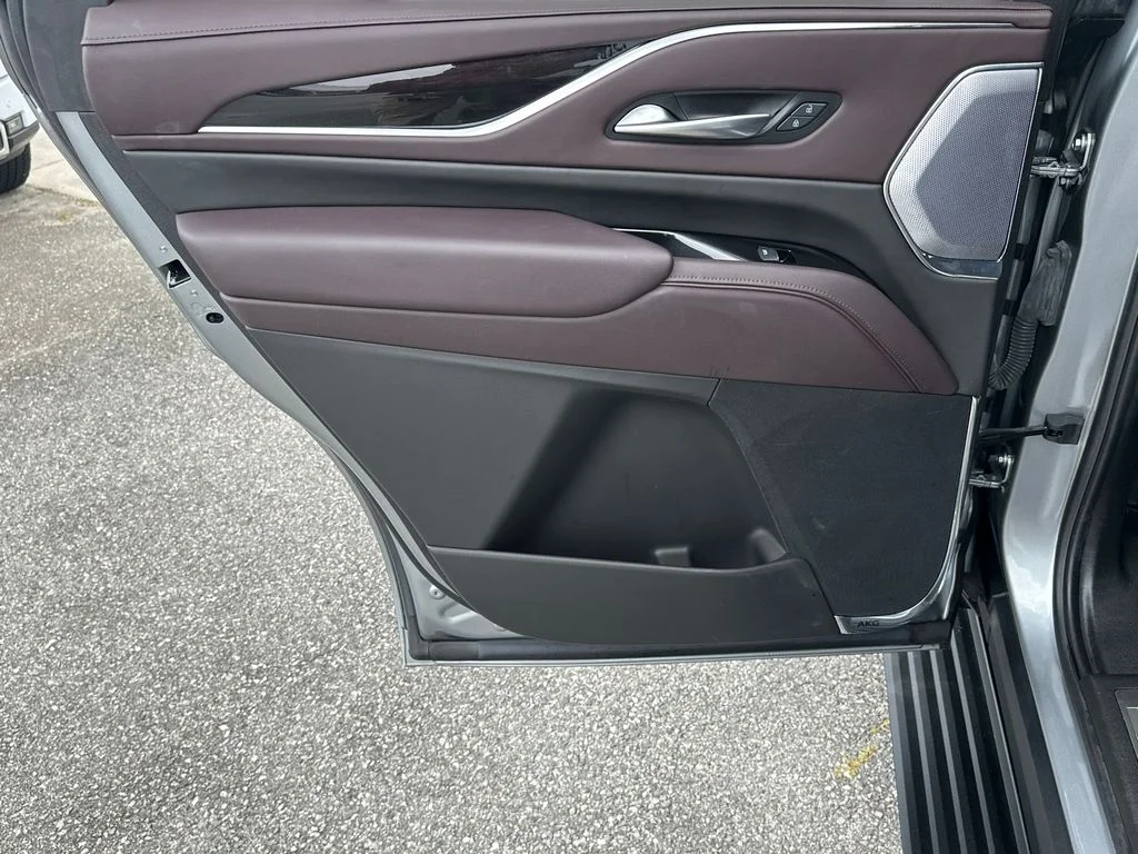 Used 2024 Silver Cadillac Sport Platinum image 23