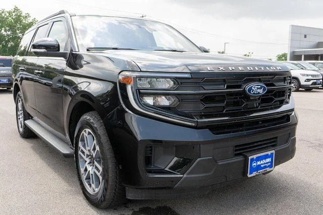 Used 2025 Black Ford Active image 4