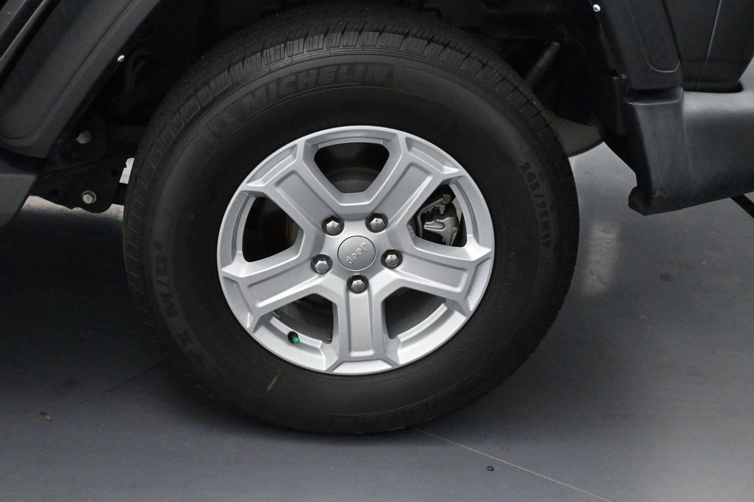 Used 2022 Granite Crystal Metallic Clearcoat Jeep Unlimited Sport S image 34