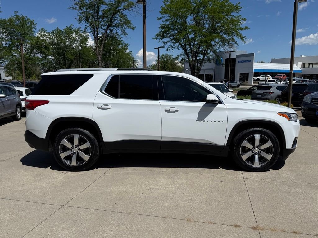 Used 2018 Summit White Chevrolet 3LT image 3