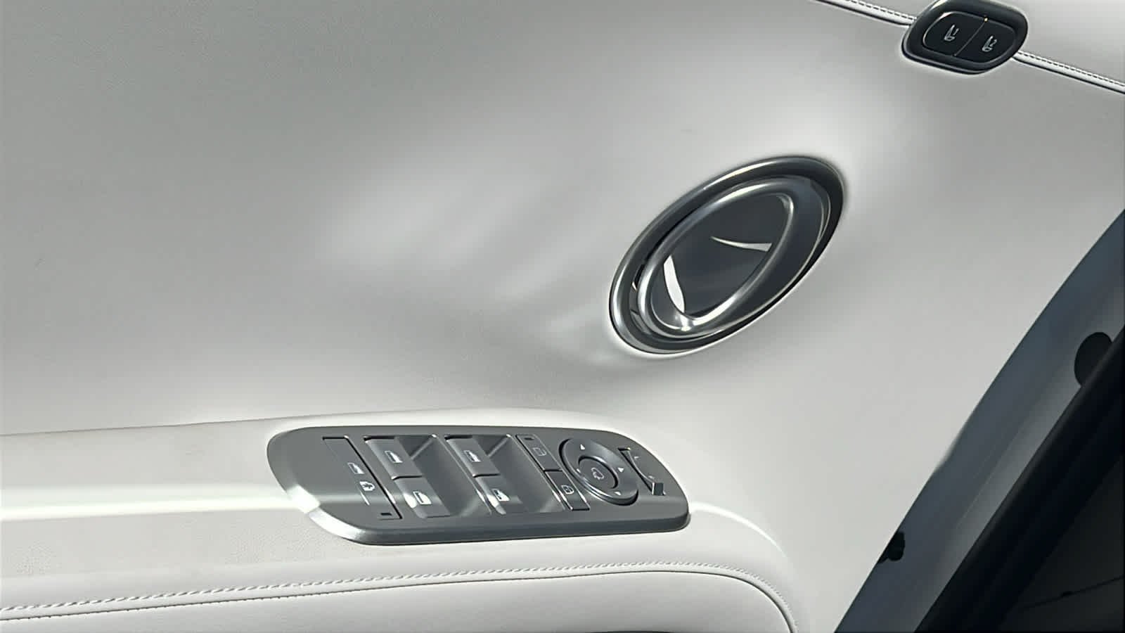 New 2026 Creamy White Pearl Hyundai Blue SEL Premium 8P image 22