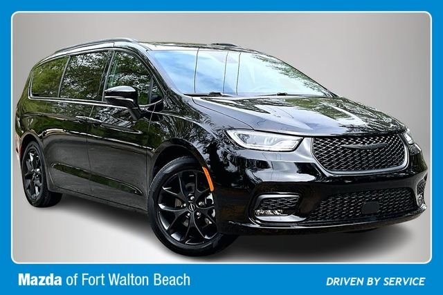 2025 Chrysler Pacifica Limited's photo