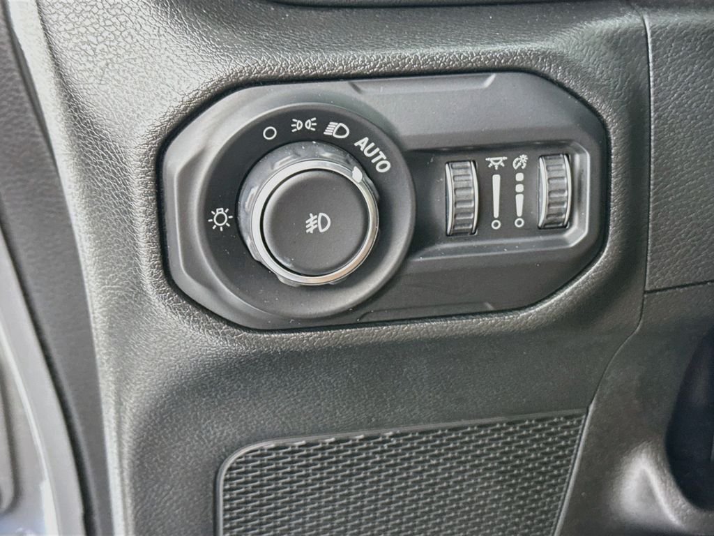 Used 2021 Gray Jeep Unlimited Sahara image 11