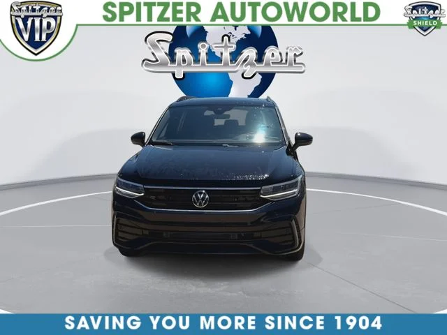 Used 2024 Black Volkswagen 2.0T SE R-Line Black image 4