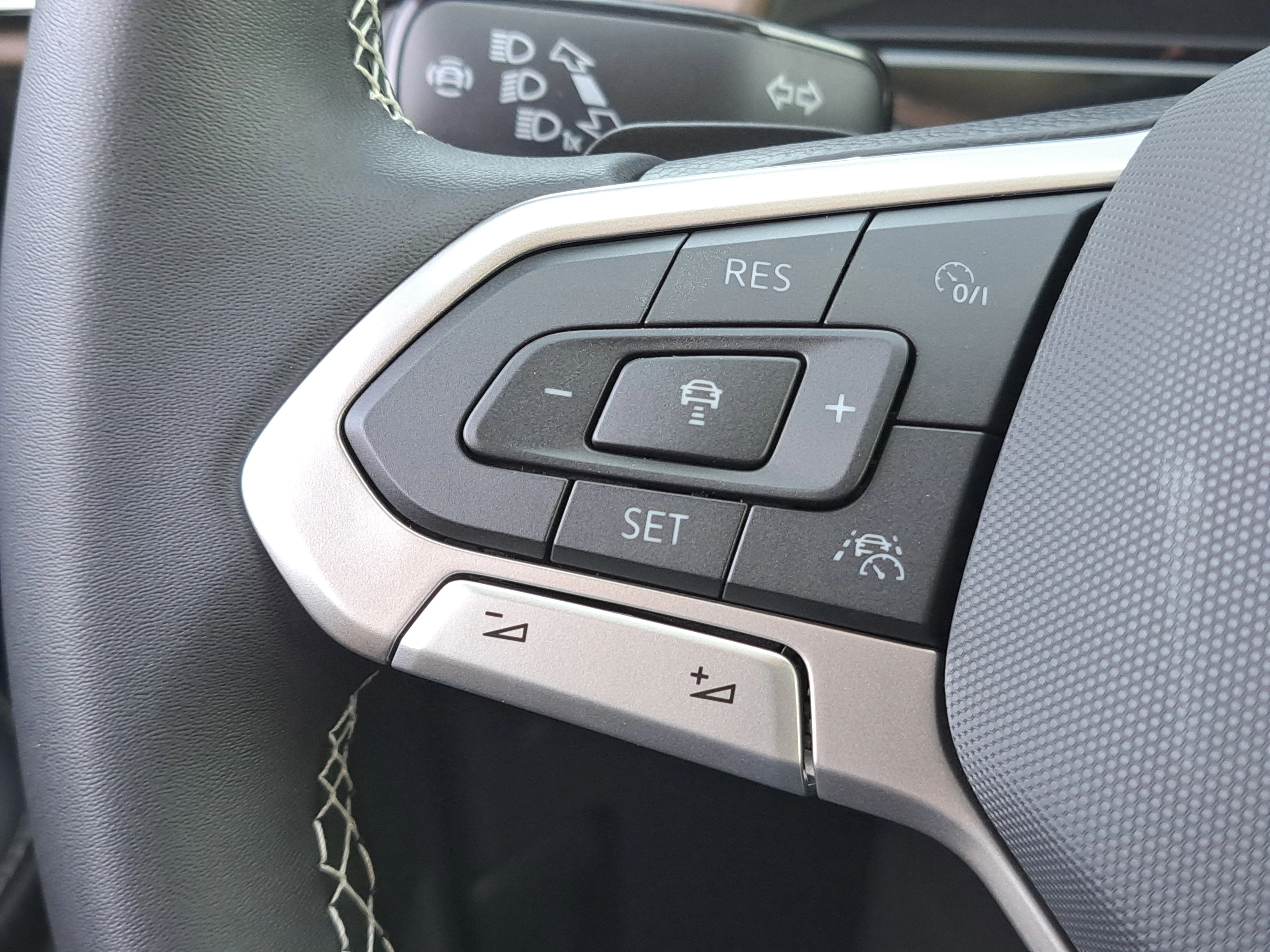2026 Volkswagen Atlas SE w/Tech - Photo 24