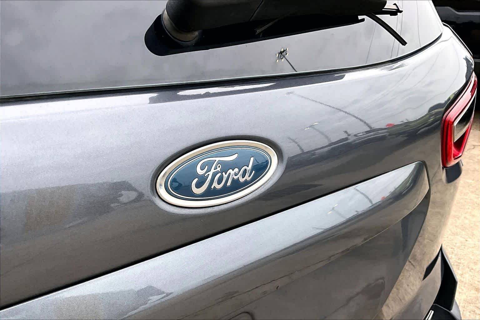 Used 2018 Smoke Metallic Ford S image 30