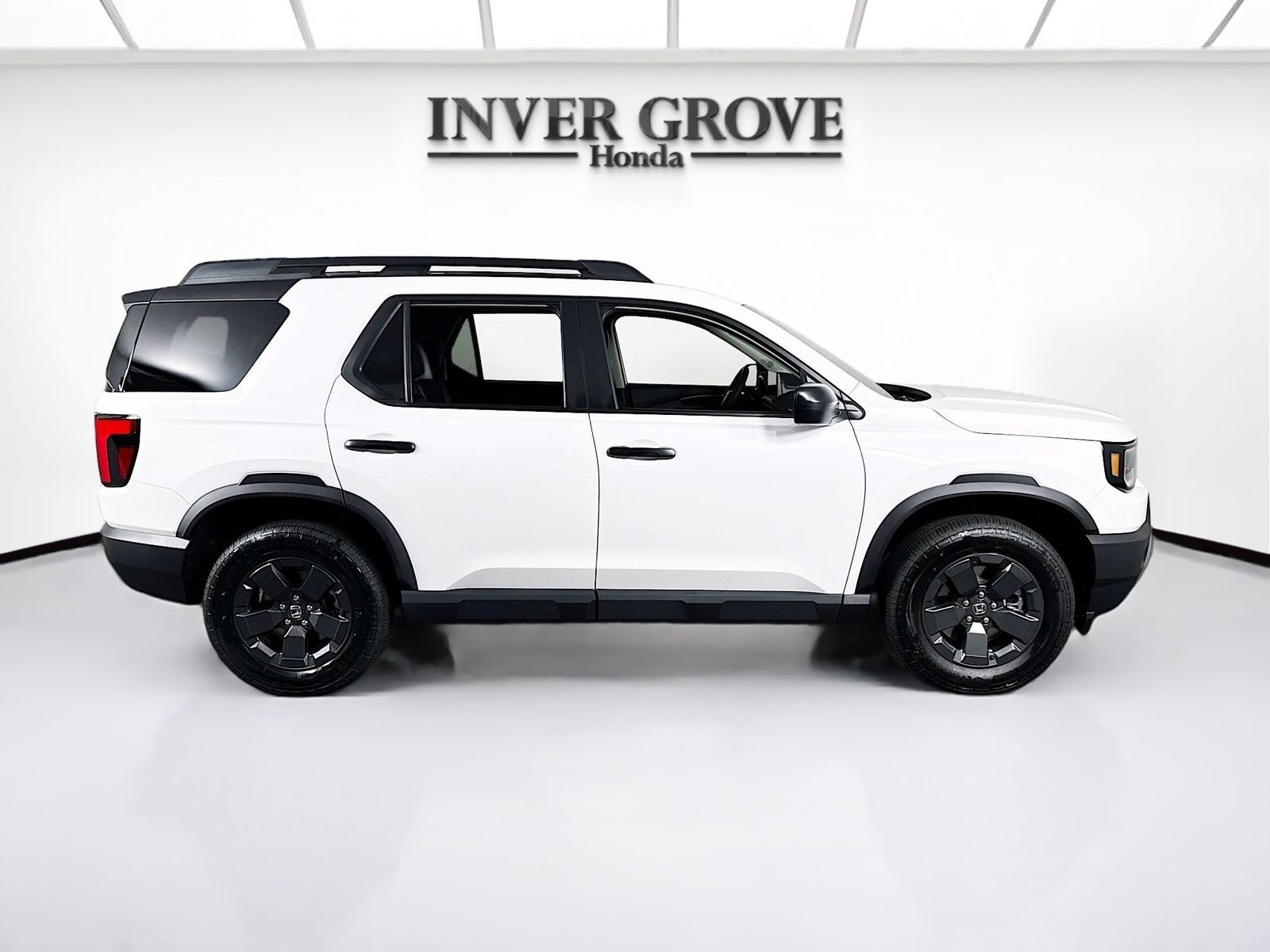 Certified Used 2026 Platinum White Pearl Honda RTL image 4