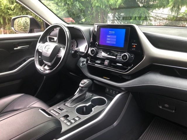 Used 2023 Gray Toyota XLE image 18