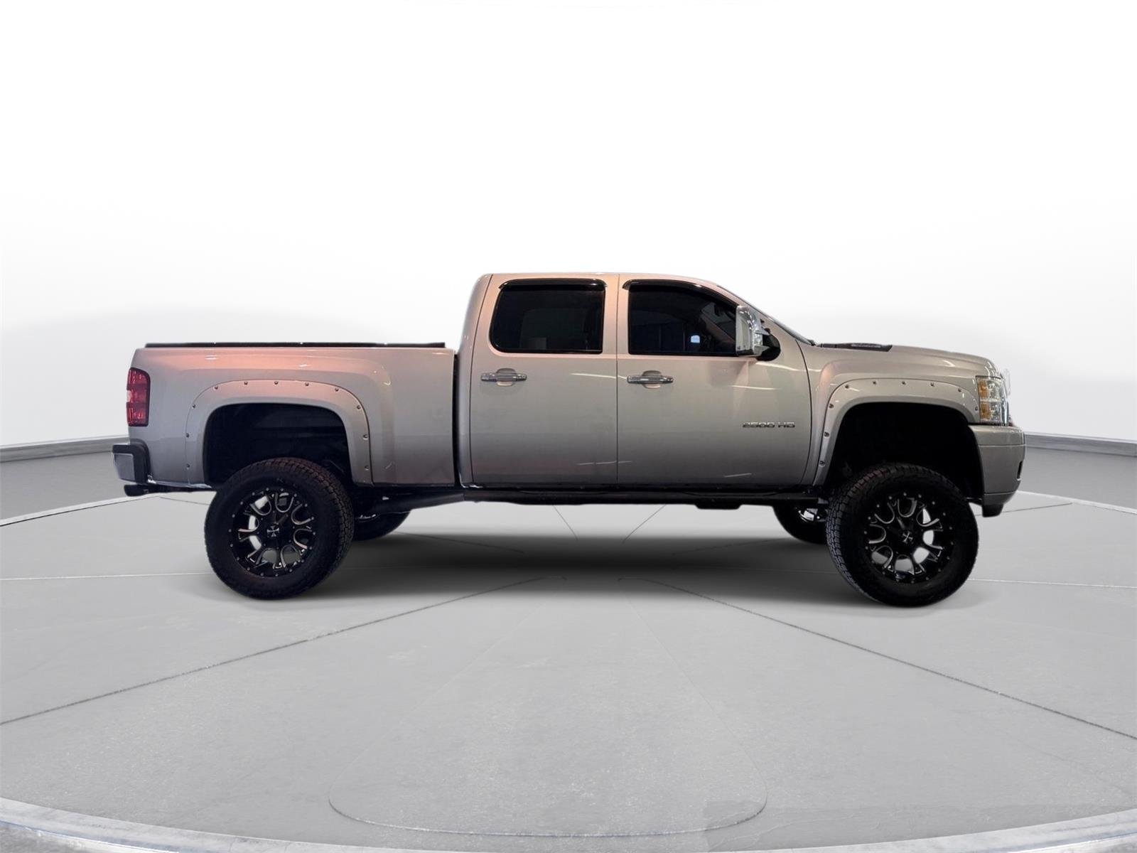 Used 2014 Silver Ice Metallic Chevrolet LTZ image 19