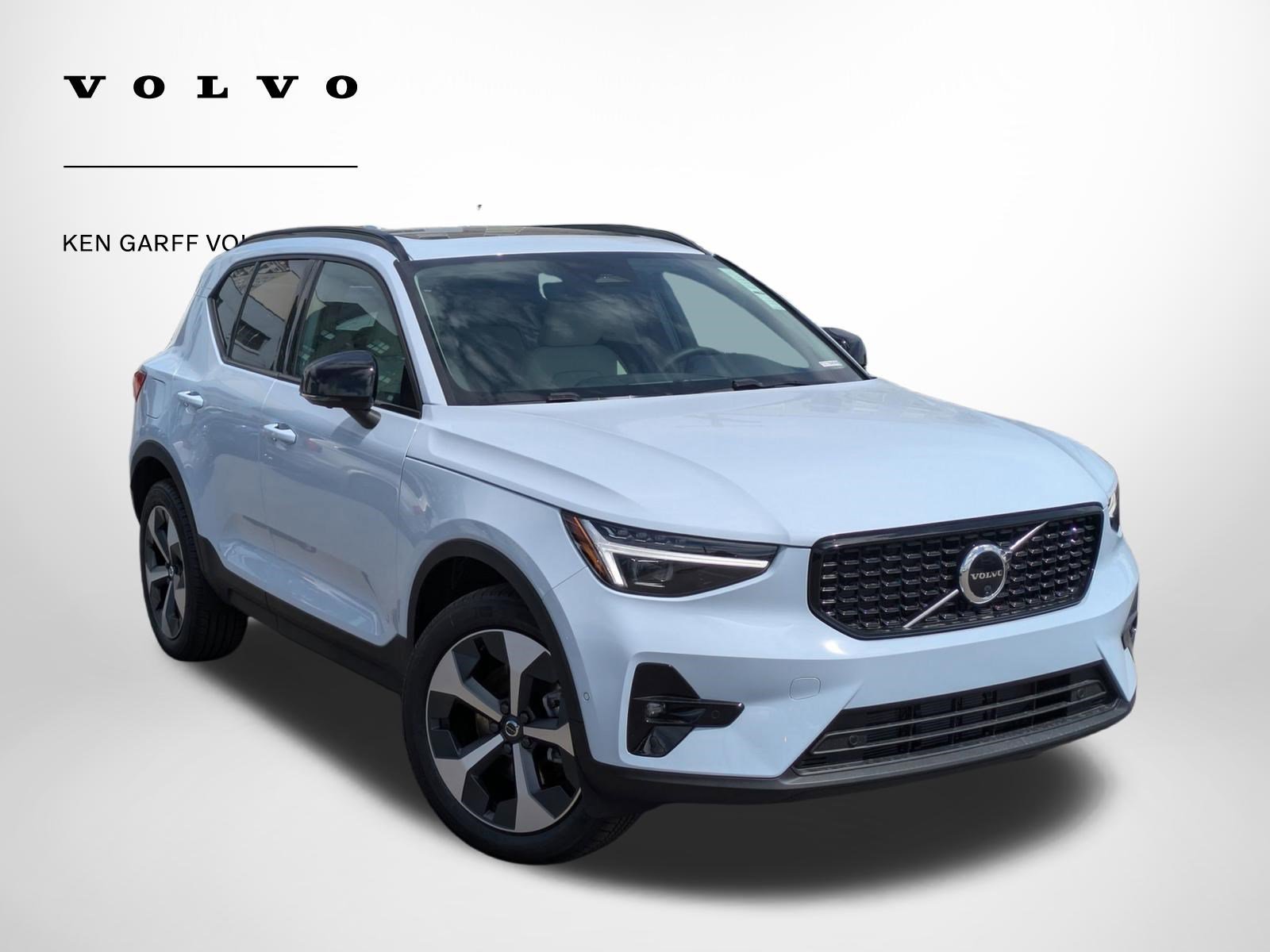 2026 Volvo XC40 B5 Plus Dark AWD's photo