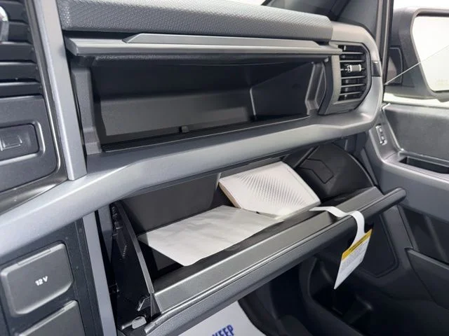 New 2026 Oxford White Ford XLT image 29