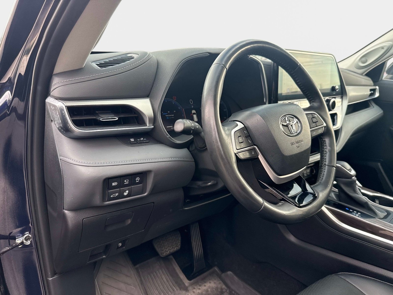 Used 2023 Blueprint Toyota Platinum image 19