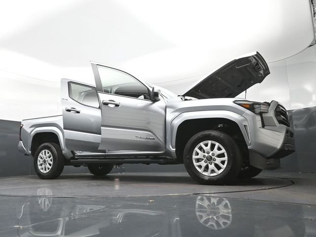 Used 2025 Silver Toyota SR5 image 36