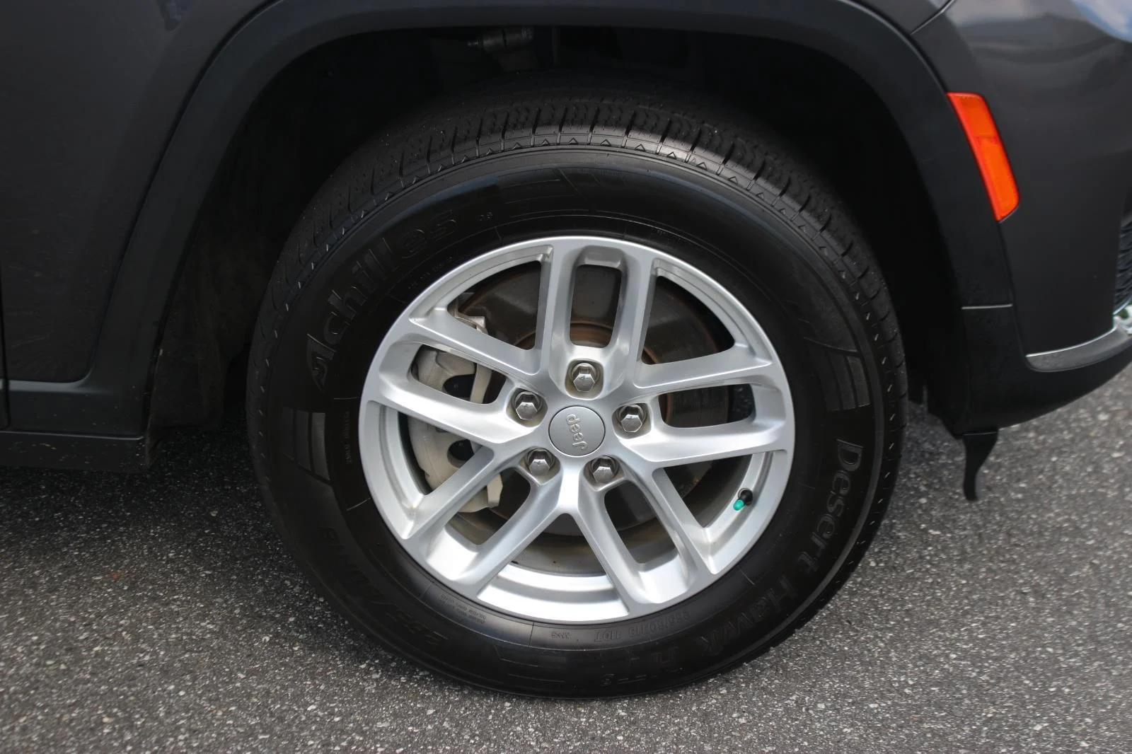 Used 2022 Gray Jeep Laredo image 37