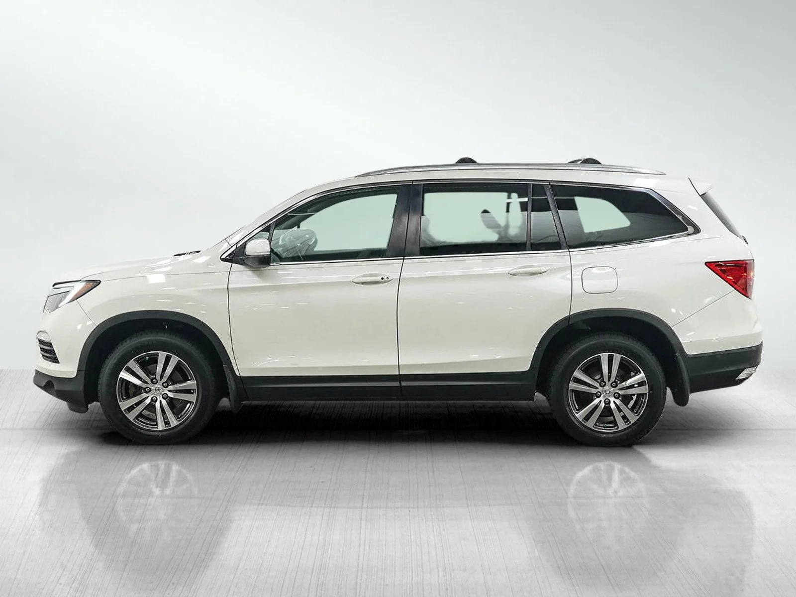 Used 2016 Honda Pilot EX-L with VIN 5FNYF6H51GB084278 for sale in Burnsville, Minnesota