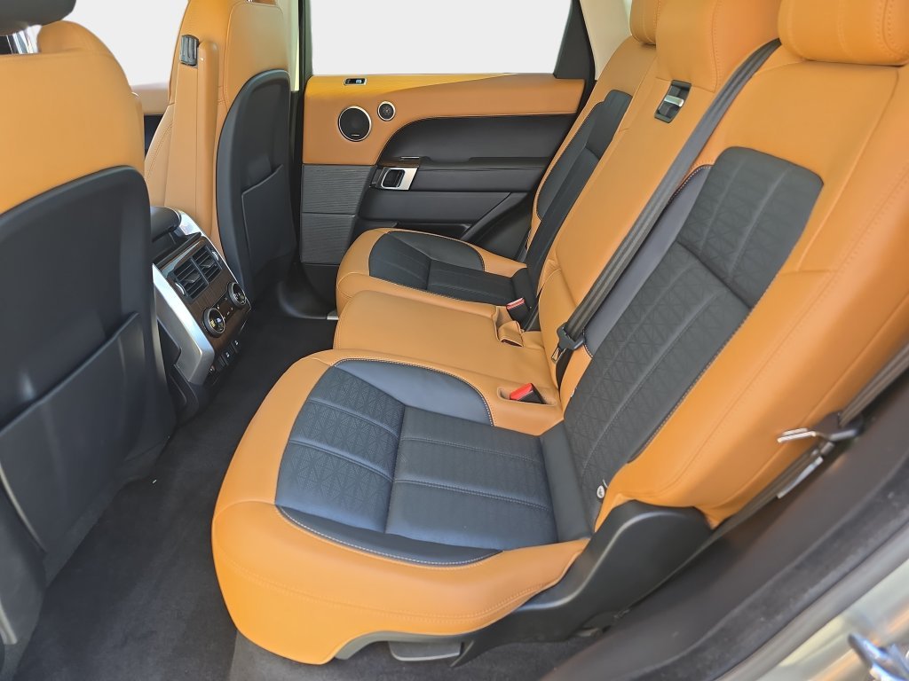 Used 2019 Gray Land Rover HSE Dynamic image 17