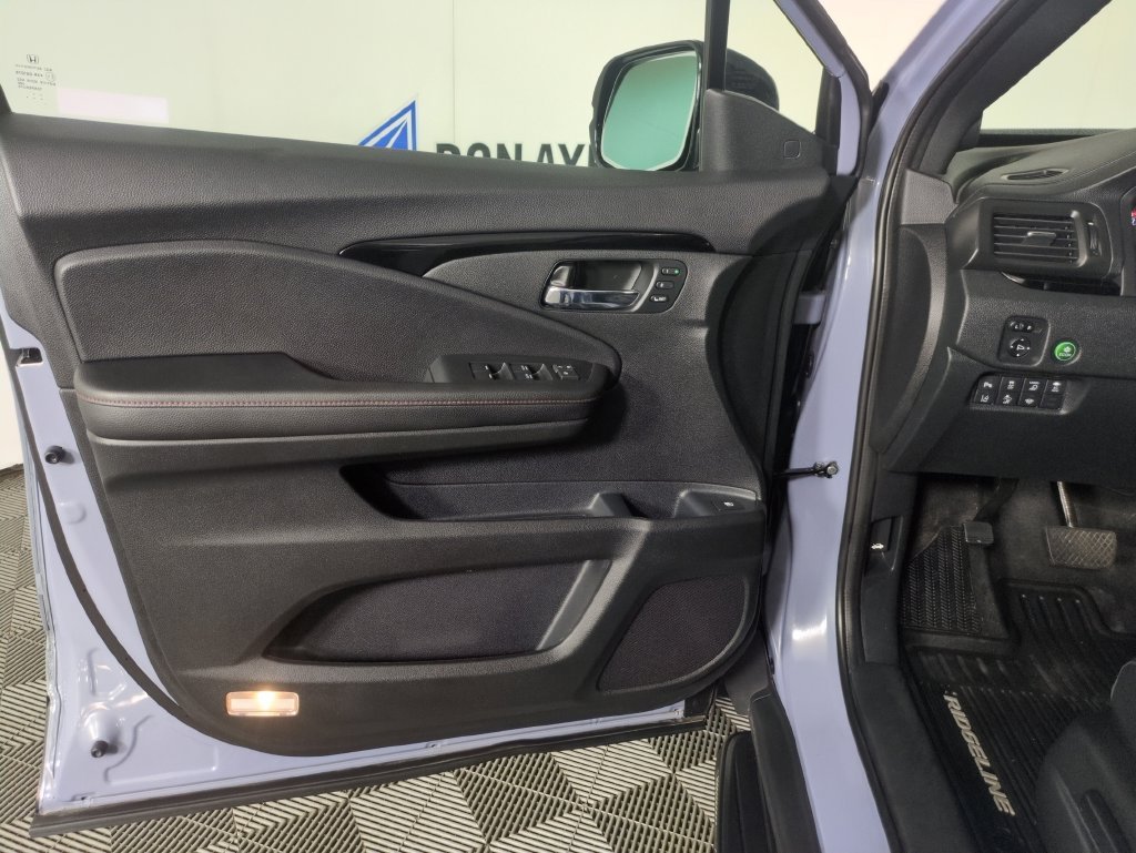 2023 Honda Ridgeline Black Edition - Photo 11