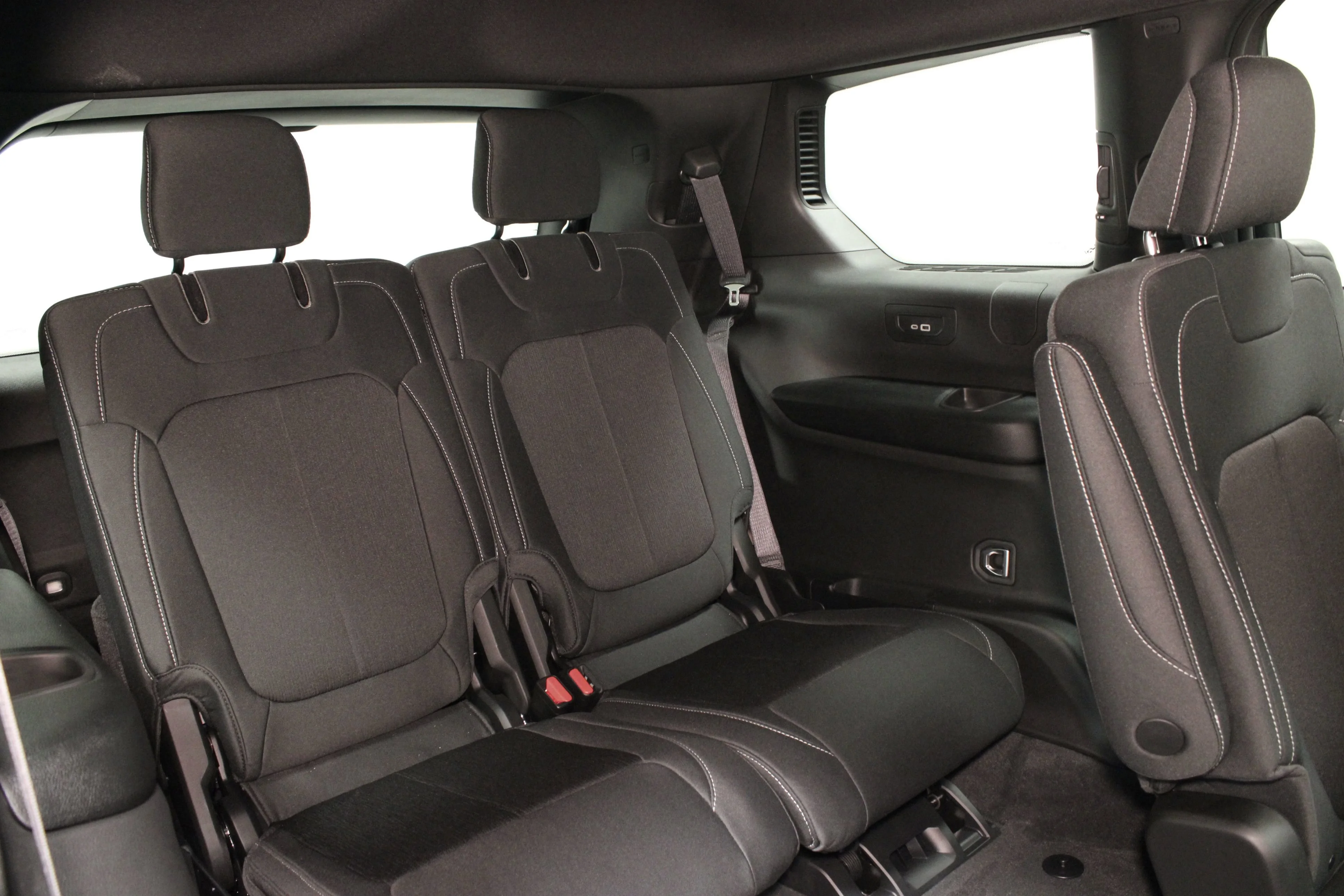 New 2026 Baltic Gray Metallic Clear-Coat Exterior Paint Jeep Laredo X image 18