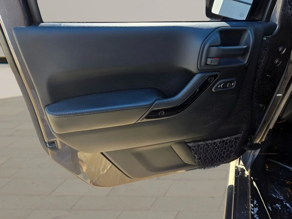 Used 2016 Gray Jeep Unlimited Sahara image 17