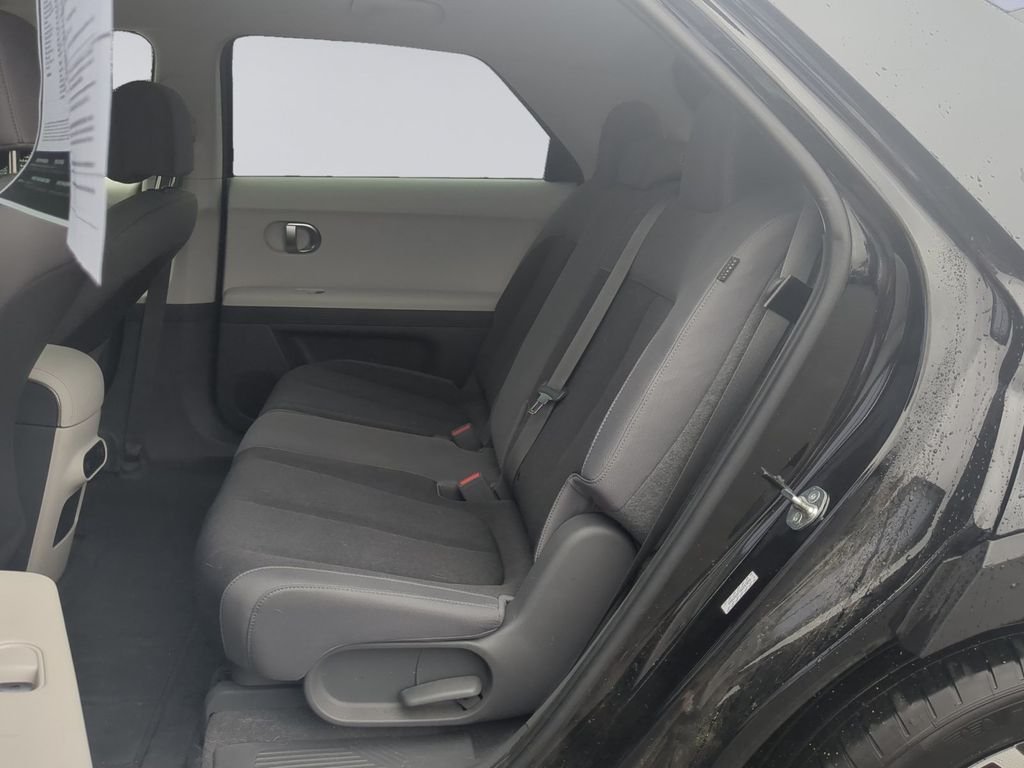 Used 2024 Black Hyundai SE image 18