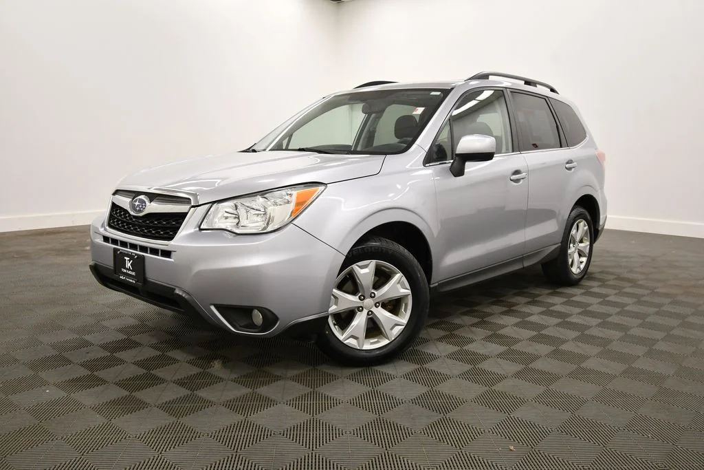 Used 2016 Subaru Forester i Limited with VIN JF2SJAHC2GH428370 for sale in Rochester, Minnesota