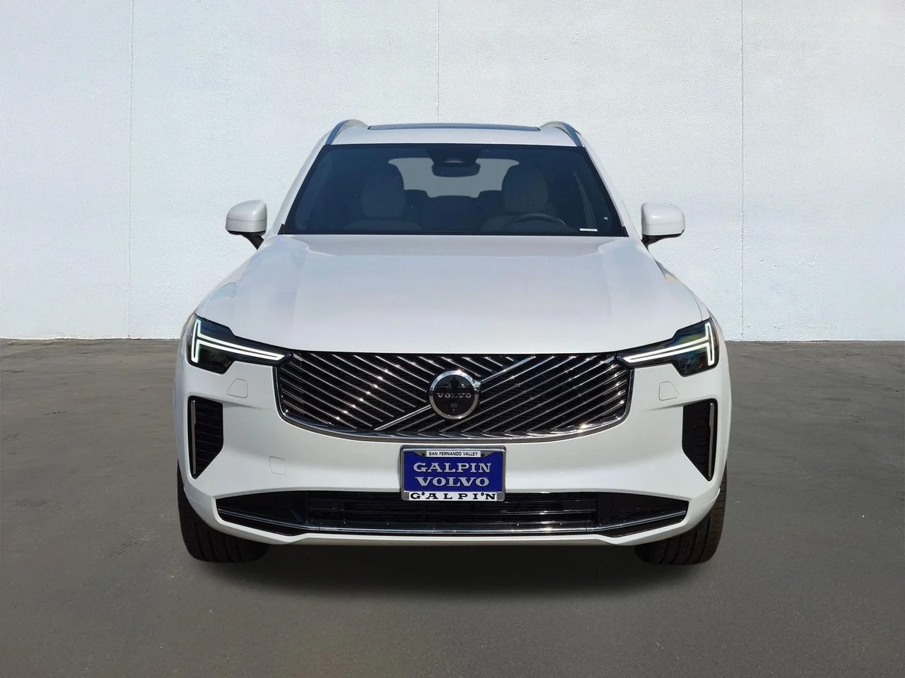 New 2026 Crystal White Volvo Plus image 4