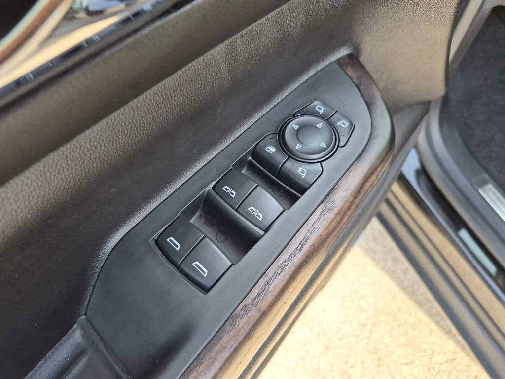Used 2021 Black GMC Denali image 21