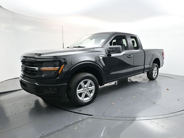 New 2026 Black Ford XLT image 3