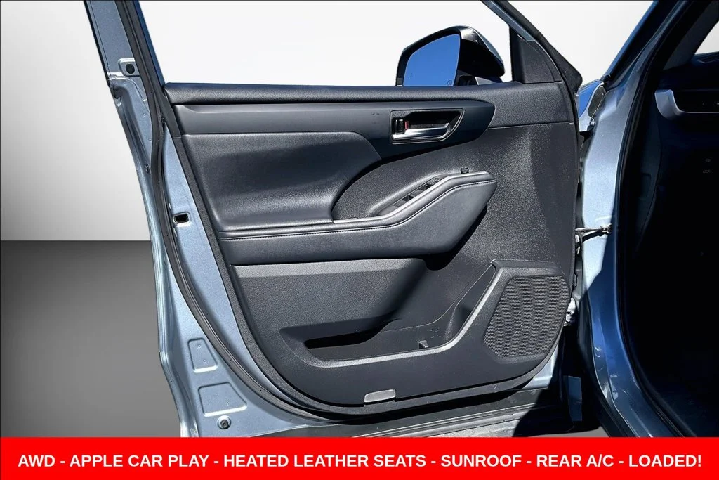 Used 2021 Silver Toyota XLE image 23