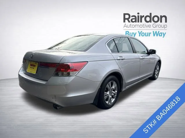 Used 2011 Alabaster Silver Metallic Honda LX-P image 3