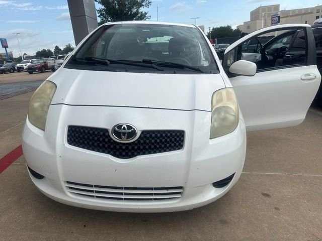 Used 2007 White Toyota Base image 3