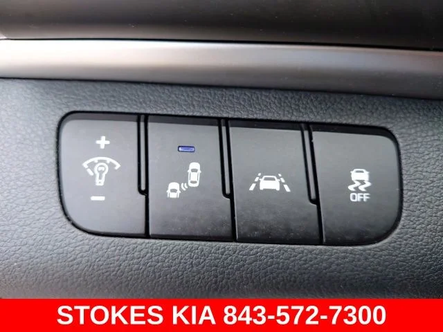 Used 2019 Silver Hyundai SEL image 16