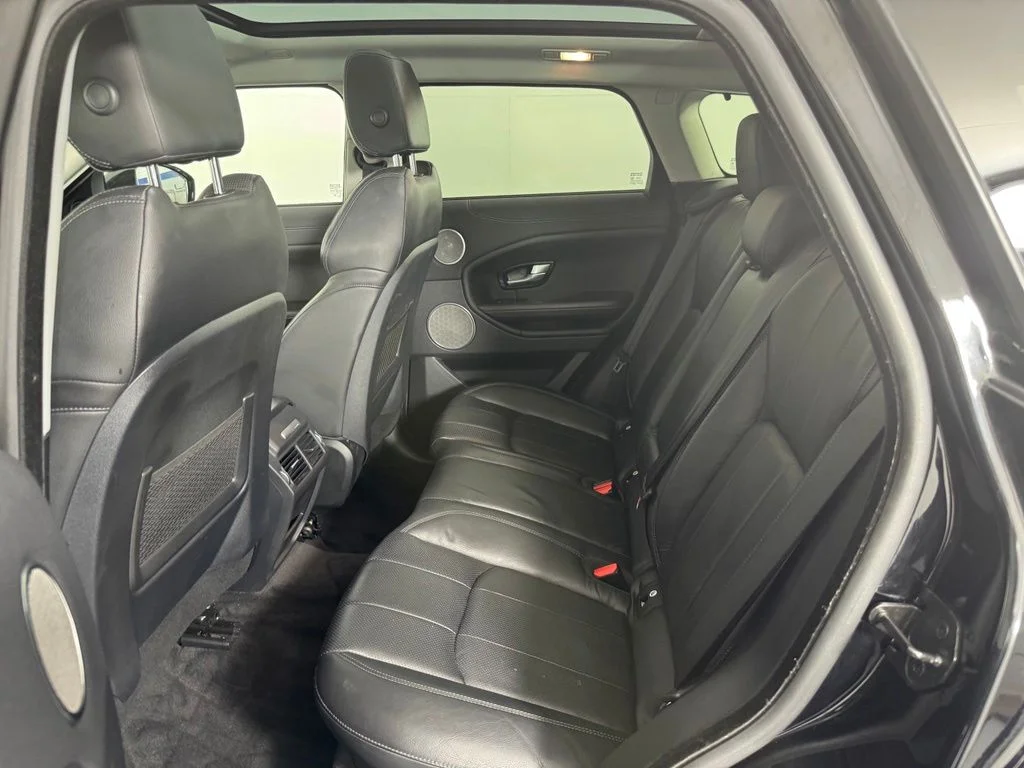 Used 2019 Narvik Black Land Rover SE image 26