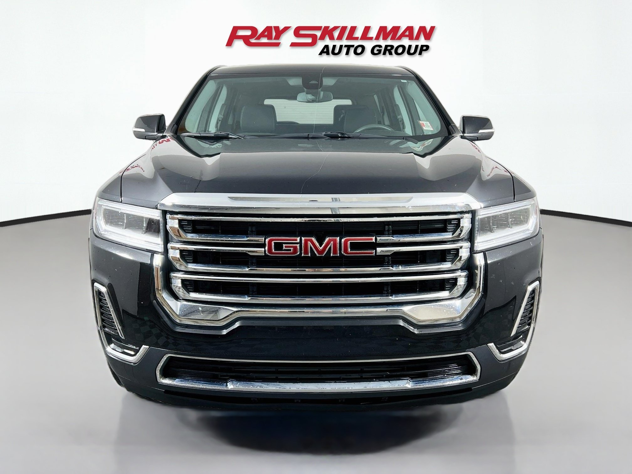 Used 2023 Ebony Twilight Metallic GMC SLE image 2