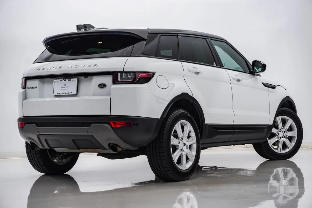 Used 2017 Fuji White Land Rover  image 9