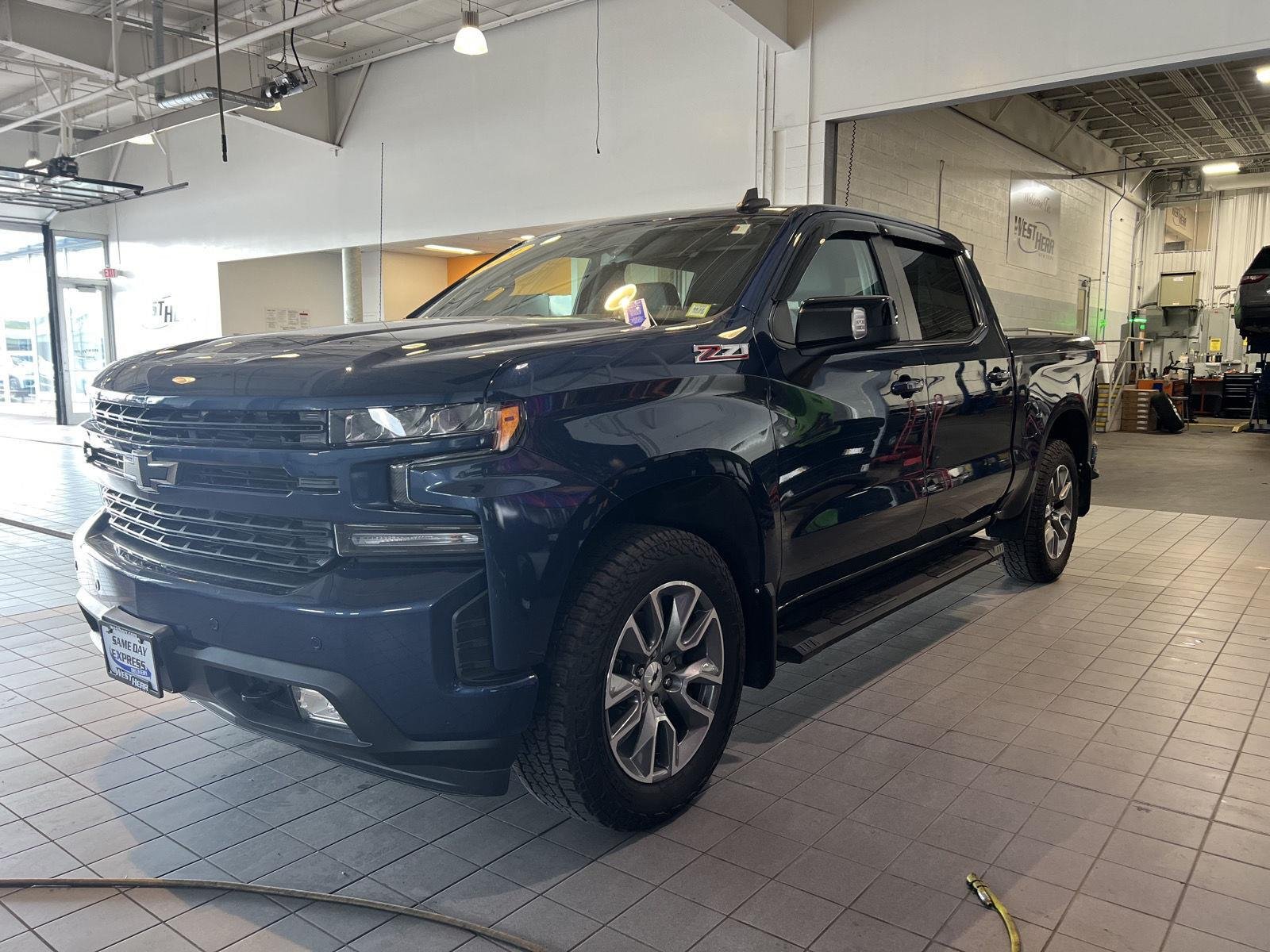 Used 2021 Northsky Blue Metallic Chevrolet RST image 4