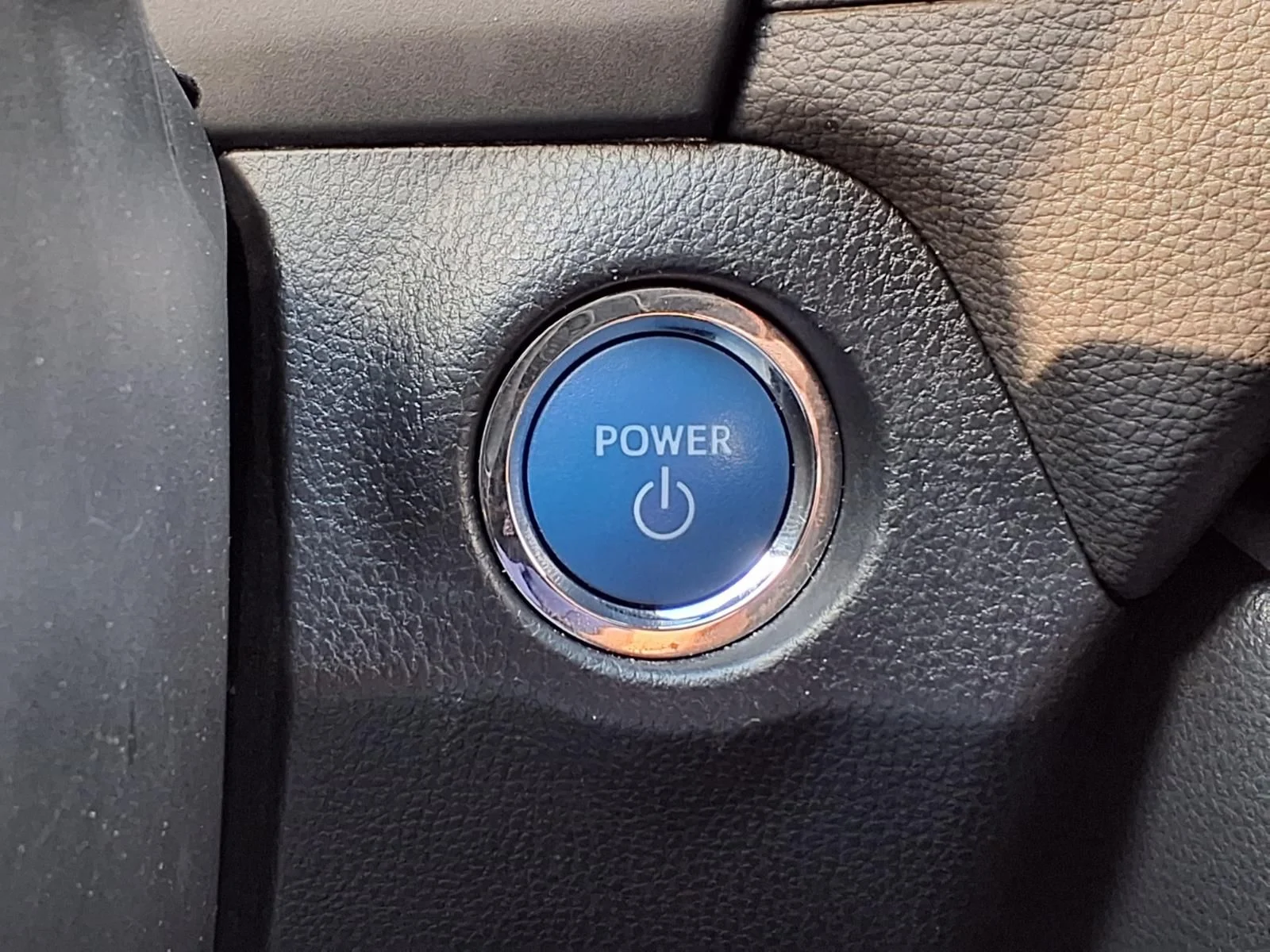 Certified Used 2022 Silver Toyota SE image 15