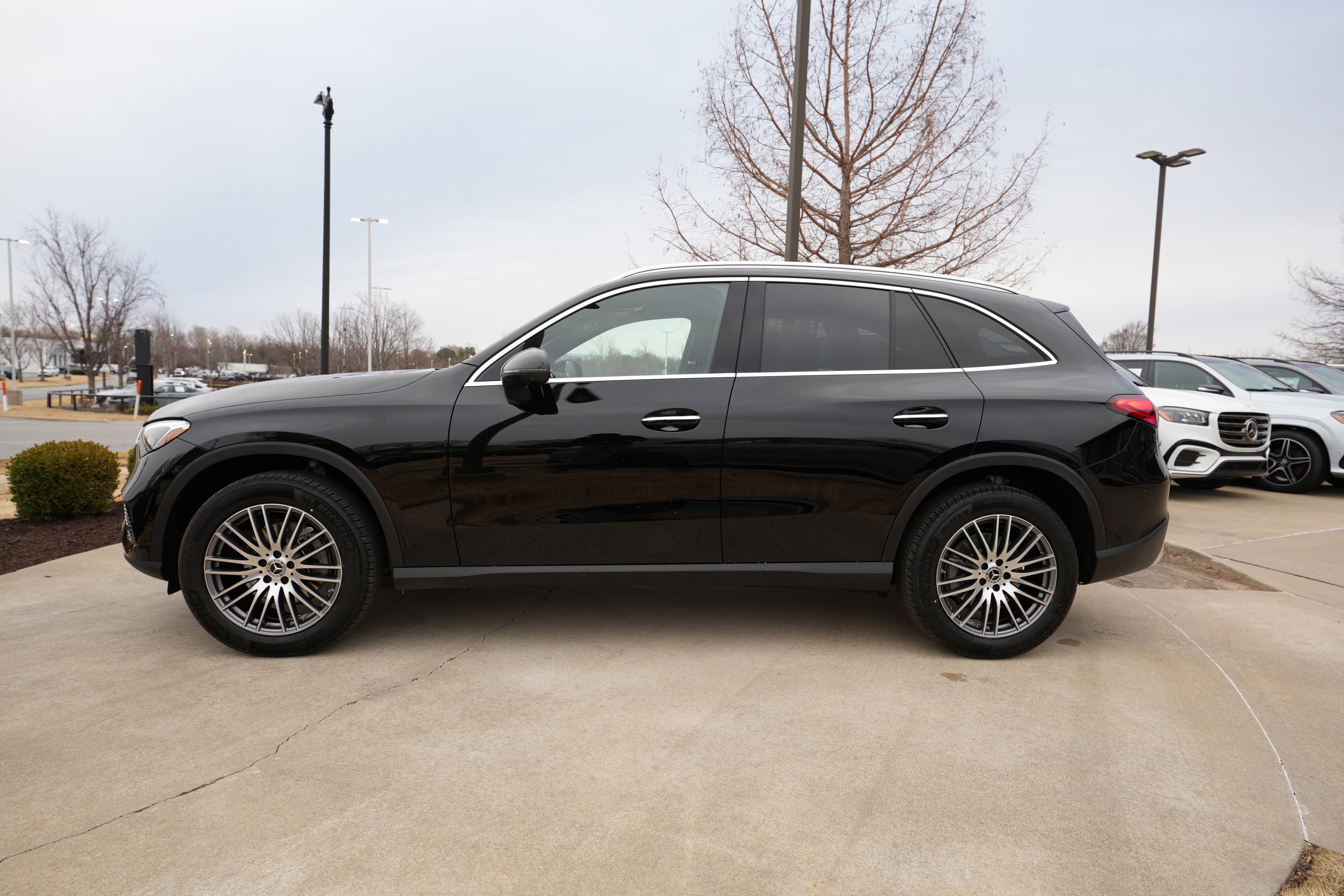 Used 2026 Black Mercedes-Benz GLC 300 image 4