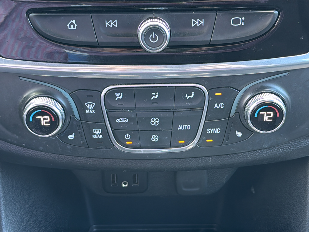 Used 2022 White Chevrolet LT image 18