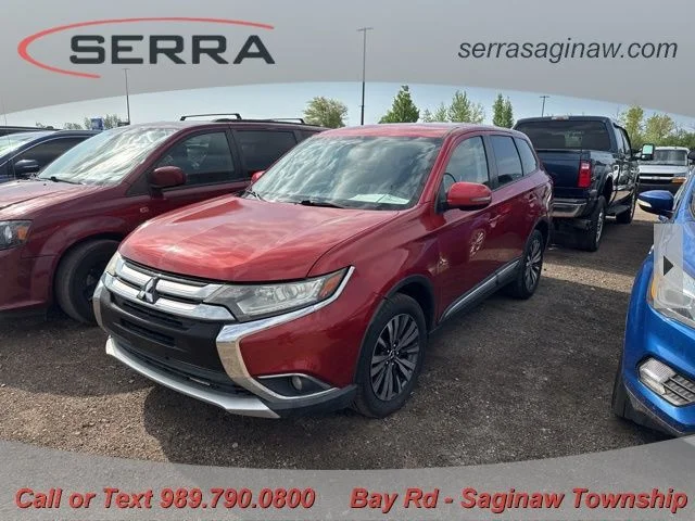 2019 Mitsubishi Outlander SE FWD's photo