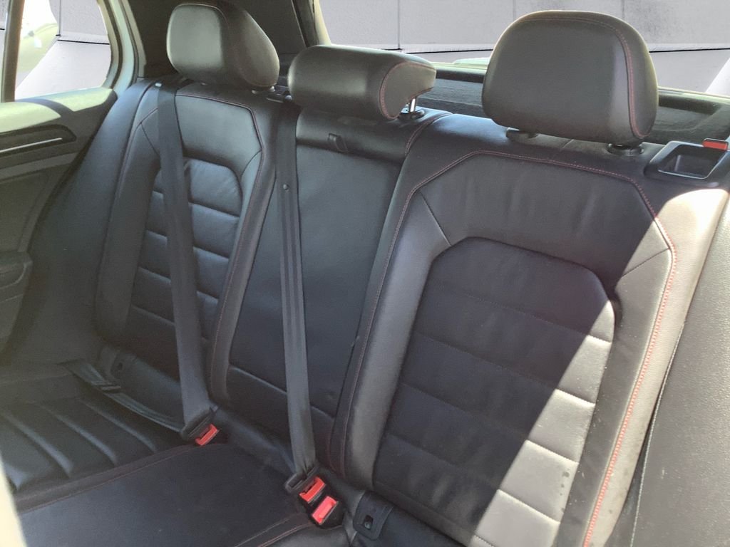 Used 2015 White Volkswagen Autobahn image 18