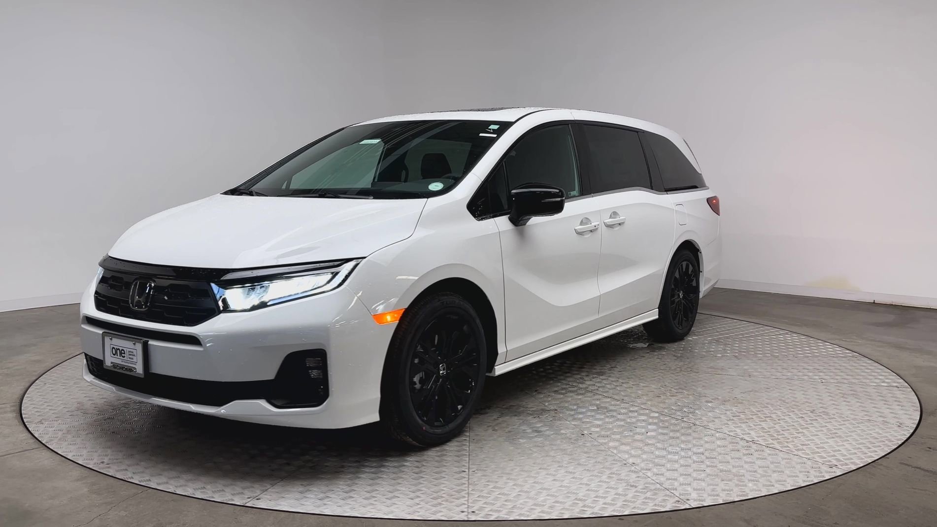 Used 2026 Platinum White Pearl Honda Sport-L image 4
